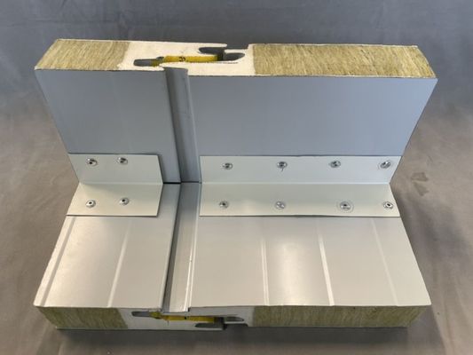 OEM Waterproof Glass Wool Sandwich Panel Corner 60kg-120kg M3 Density