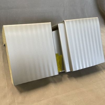 OEM Waterproof Glass Wool Sandwich Panel Corner 60kg-120kg M3 Density