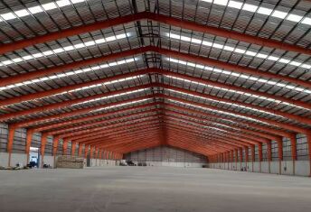 Atelier préfabriqué modulaire en structure d'acier - Bâtiment pour applications industrielles et commerciales - Dimensions personnalisées - Structure durable - Résistant aux intempéries - Usines de fabrication - Entrepôts logistiques - Hangars agricoles