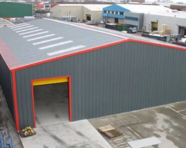 Entrepôt à structure en acier préfabriquée d'approvisionnement mondial, atelier industriel à ossature, taille personnalisable, résistant aux intempéries, anti-corrosion, centres logistiques, usines de fabrication, solution de stockage commercial