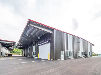 Structure en acier préfabriquée personnalisée entrepôt bâtiment de stockage construction standard GB bâtiment en acier assemblé bâtiment préfabriqué dimension personnalisable idéal