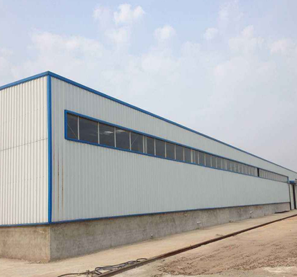 Kits de maison préfabriqués personnalisés, conception moderne, entrepôt en acier, solution de construction de structure métallique préfabriquée à construction rapide